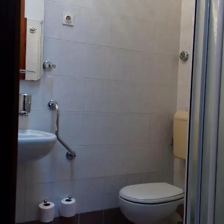 Guest house Pertout 3*
